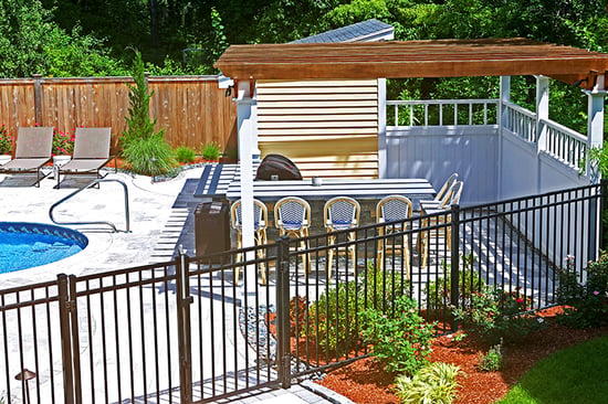 Pool-Fence-Guide-safe-stylish-summer-ready