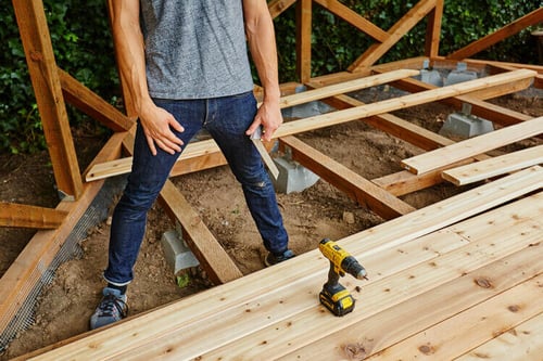 Proper_Handling_Cedar_Lumber